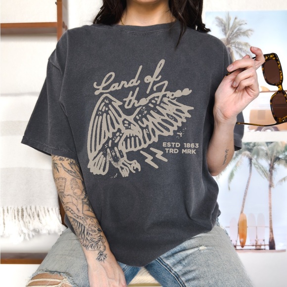 ⬇️ PRICE CUT ⬇️ Comfort Colors Land of the Free Eagle Distressed Graphic Shirt - Picture 2 of 6